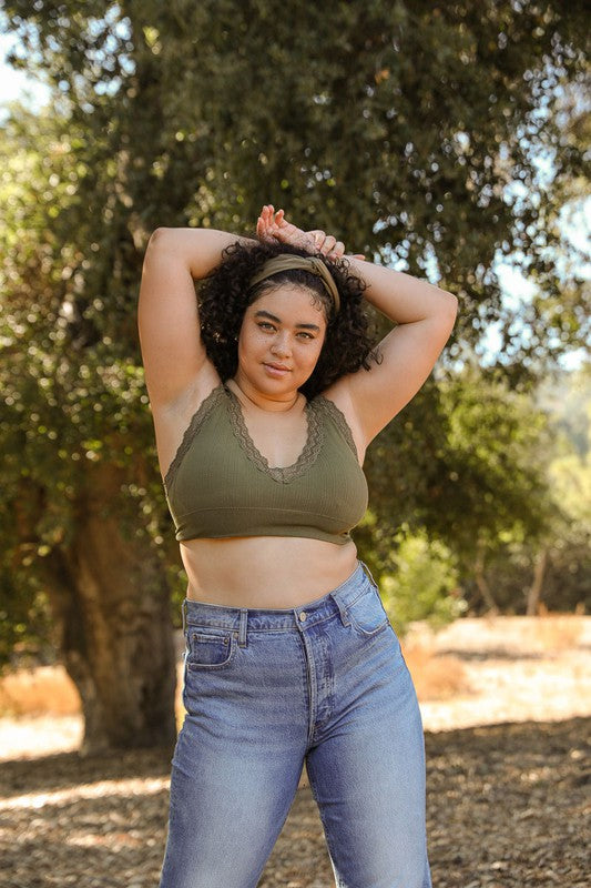 Curvy Lace Trim Padded Bralette