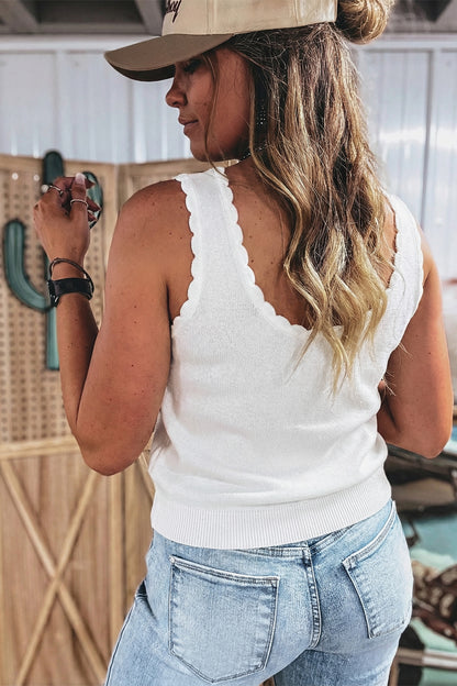 Retro Floral Print Scalloped Sleeveless Top